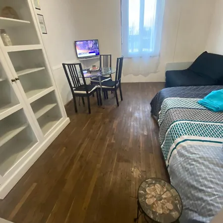 Au Bouquet Troyen - Wifi - Calme Et Tranquillite Apartment Troyes Exterior photo