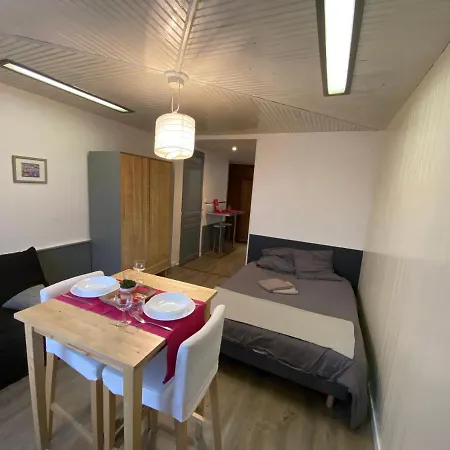 Au Bouquet Troyen - Wifi - Calme Et Tranquillite Apartment Troyes Exterior photo
