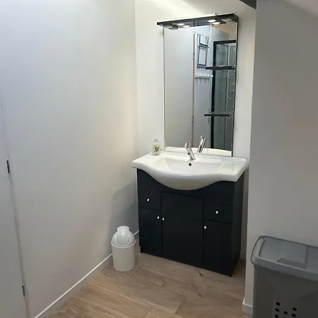 Au Bouquet Troyen - Wifi - Calme Et Tranquillite Apartment Troyes Exterior photo